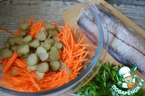Салат овощной с жареной пикшей