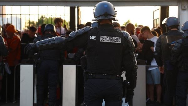 УЕФА расследует ситуацию с беспорядками перед финалом ЛЧ во Франции