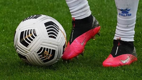 Чемпионат Украины по футболу возобновится в августе