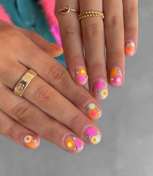 Маникюр в стиле поп-арт — тренд яркого дизайна ногтей на это лето
