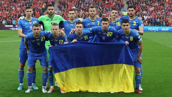 Крымский футбольный союз подал жалобу в FIFA из-за формы сборной Украины<br />
