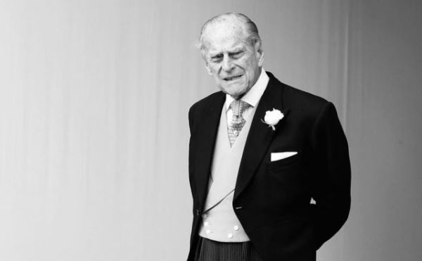 В день 100-летия принца Филиппа: жизнь и история любви с королевой
